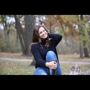 Meet your Posher, Nadia